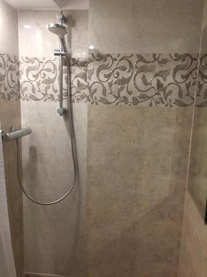 קריובה Old Town English Park Residence מראה חיצוני תמונה