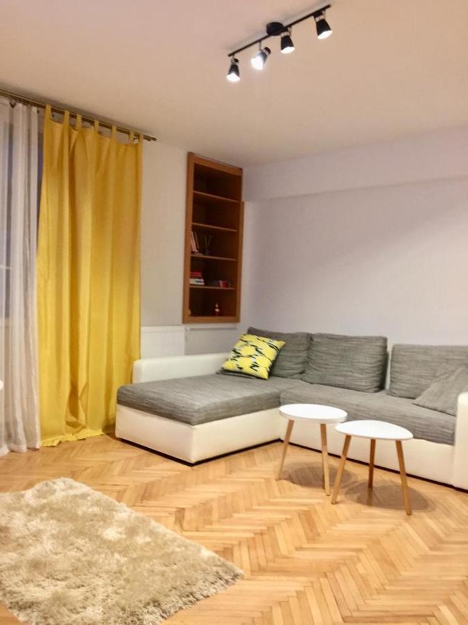 קריובה Old Town English Park Residence מראה חיצוני תמונה